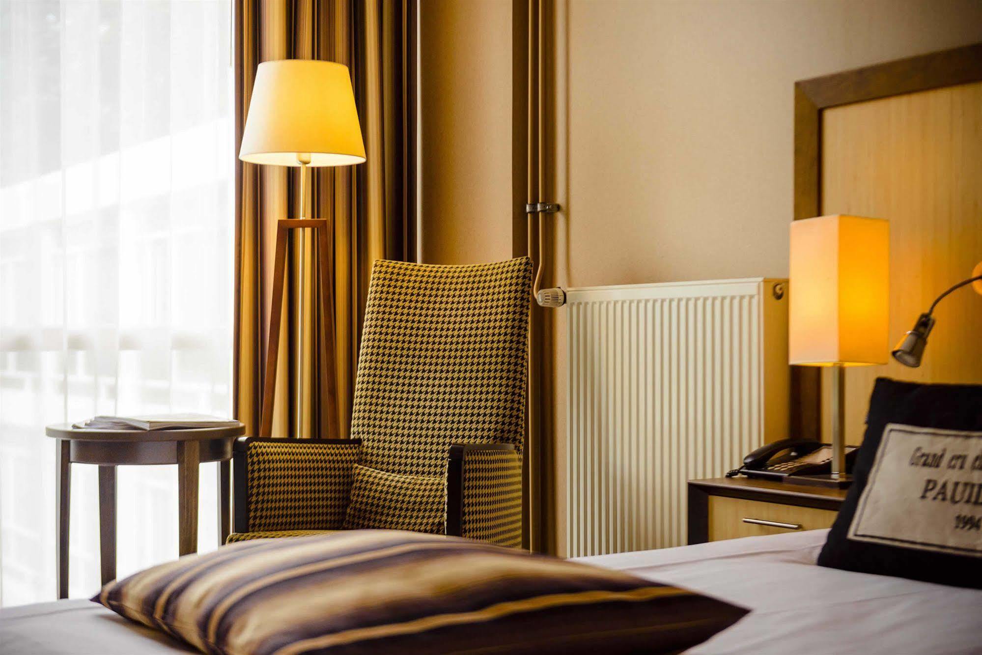 Fletcher Hotel Restaurant Амерсфорт Екстериор снимка
